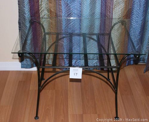 Lot #0017 (1 of 4)