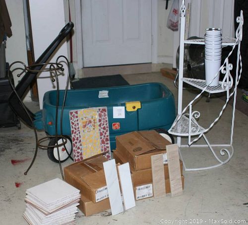 Lot #0025 (1 of 5)