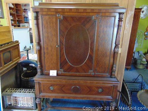 Lot #0061 (1 of 6)