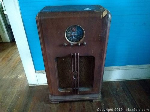 Lot #0108 (1 of 11)