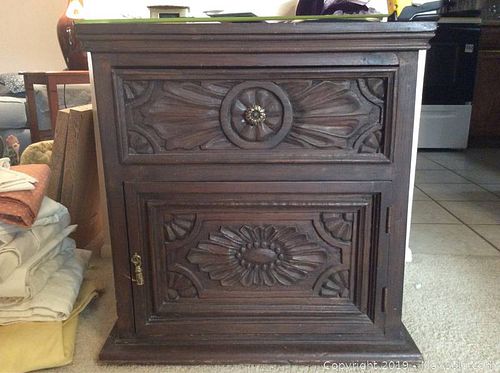 Lot #0639 (1 of 12)
