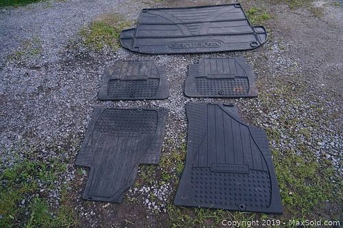 Lot #0046 (1 of 11)