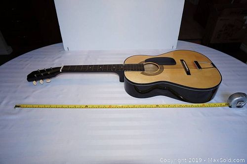 Lot #0083 (1 of 12)