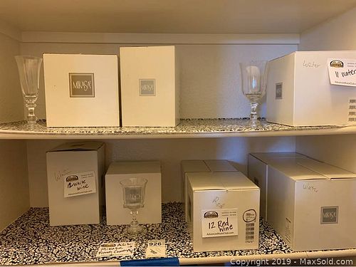 Lot #0926 (1 of 8)
