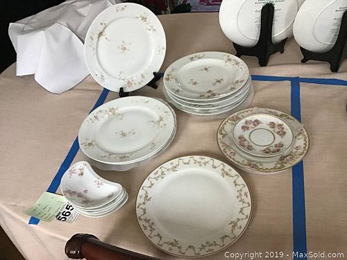 Lot #0565 (1 of 12)