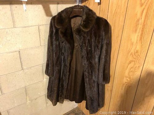 Lot #0155 (1 of 5)