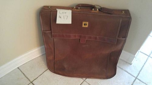 Lot #0017 (1 of 4)