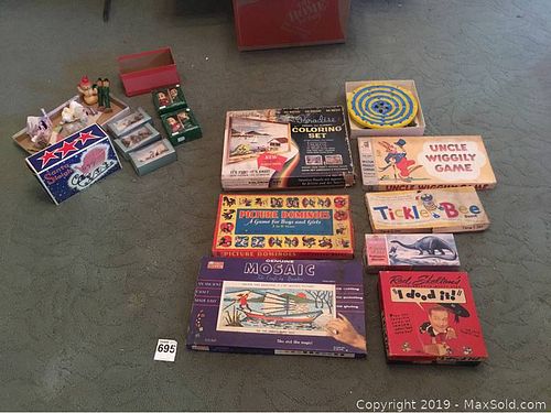 Lot #0695 (1 of 12)