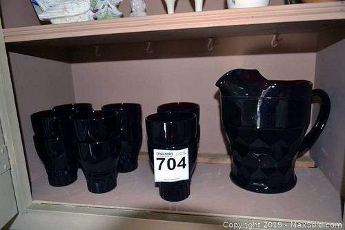 Lot #0704 (1 of 8)