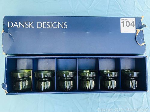 Lot #0104 (1 of 7)