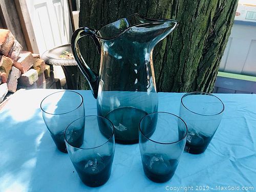 Lot #0131 (1 of 9)
