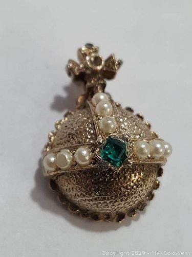 Lot #0040 (1 of 11)
