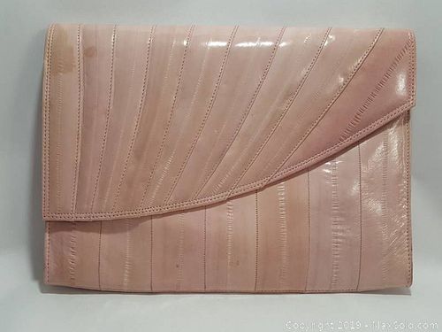 Lot #0057 (1 of 26)