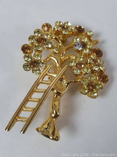 Lot #0103 (1 of 14)