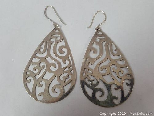 Lot #0111 (1 of 15)