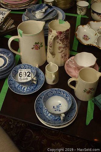 Lot #0692 (1 of 10)