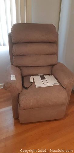 Lot #0352 (1 of 11)