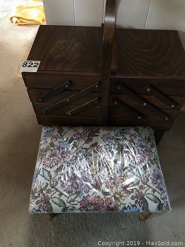 Lot #0822 (1 of 12)