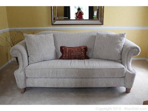 Lot #0303 (1 of 13)