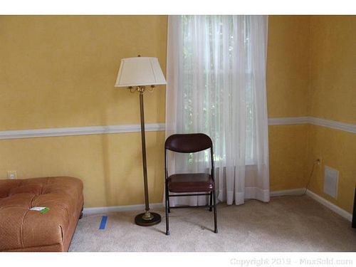 Lot #0306 (1 of 16)