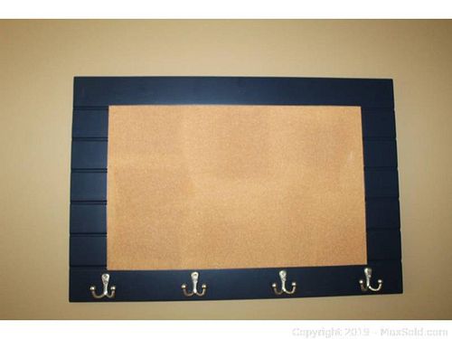 Lot #0324 (1 of 9)