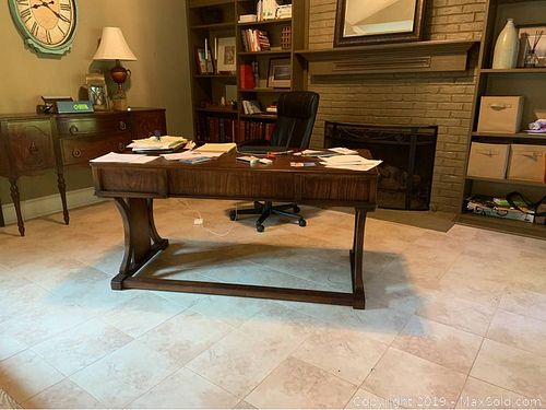 Lot #0025 (1 of 2)