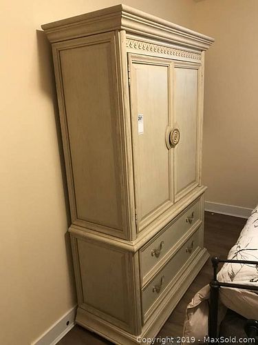 Lot #0297 (1 of 11)