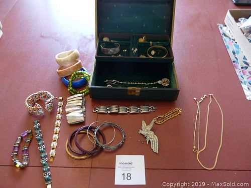 Lot #0018 (1 of 6)