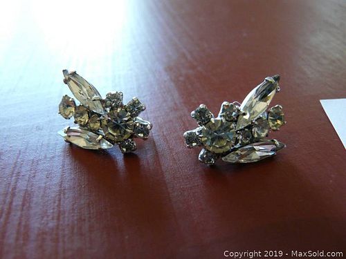 Lot #0024 (1 of 4)