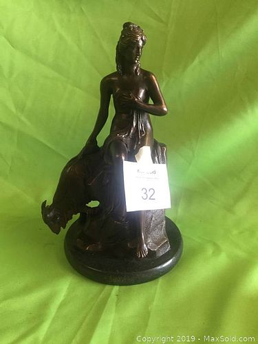 Lot #0032 (1 of 4)