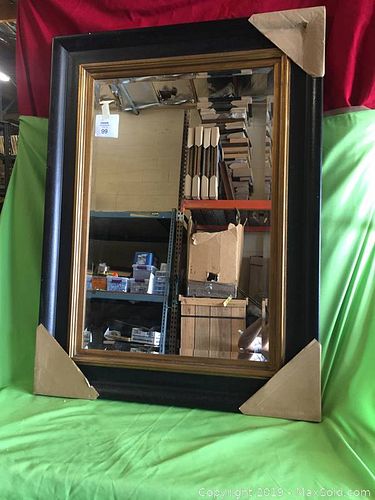 Lot #0099 (1 of 4)