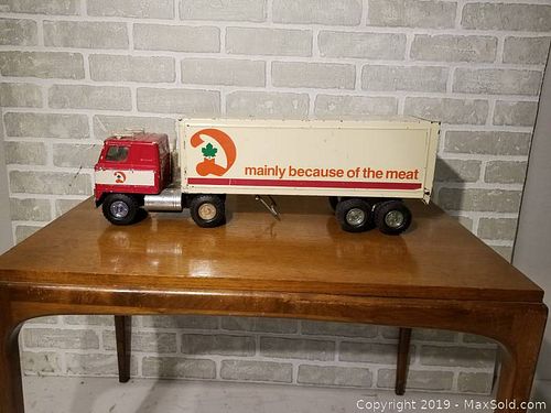 Lot #0051 (1 of 9)