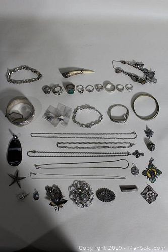 Lot #0371 (1 of 15)