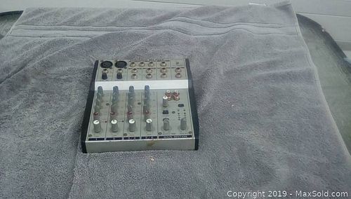Lot #0015 (1 of 8)