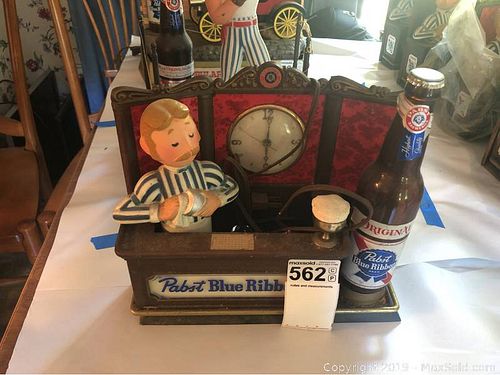 Lot #0562 (1 of 7)