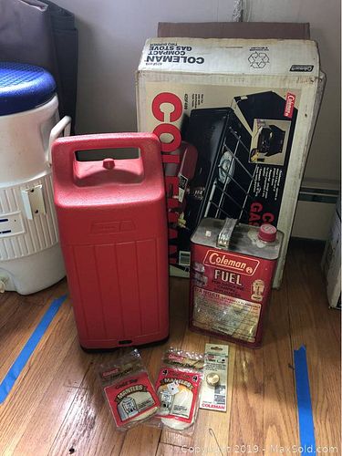 Lot #0673 (1 of 8)