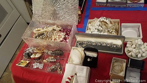 Lot #0180 (1 of 5)