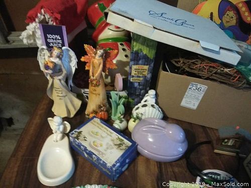 Lot #0236 (1 of 11)
