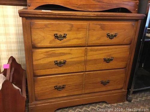 Lot #0004 (1 of 9)