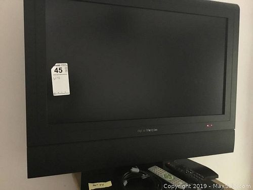 Lot #0045 (1 of 7)