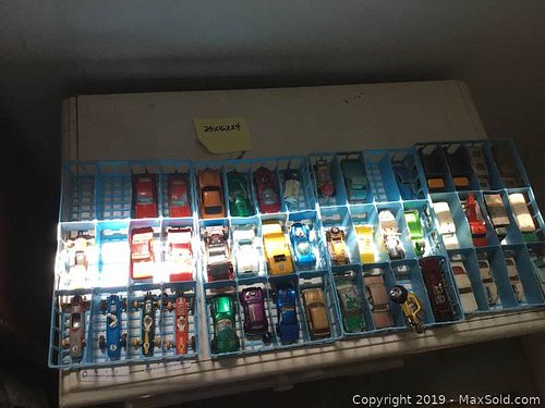 Lot #0052 (1 of 13)