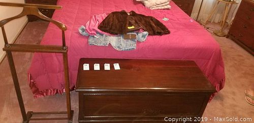 Lot #0058 (1 of 19)