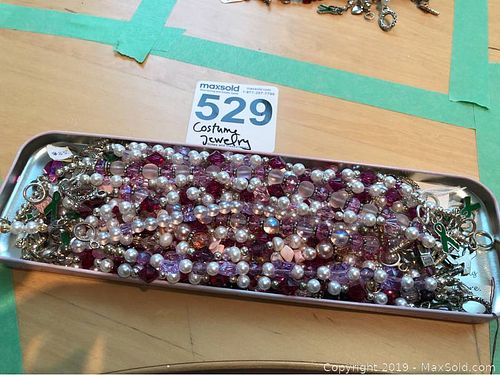 Lot #0529 (1 of 10)