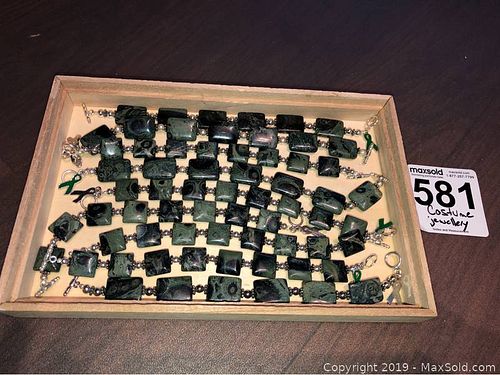 Lot #0581 (1 of 7)