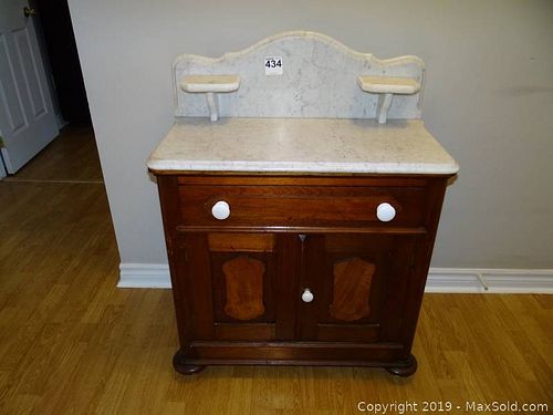 Lot #0434 (1 of 7)