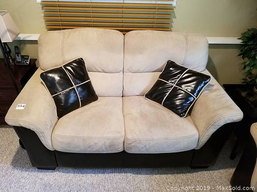 Lot #0554 (1 of 12)