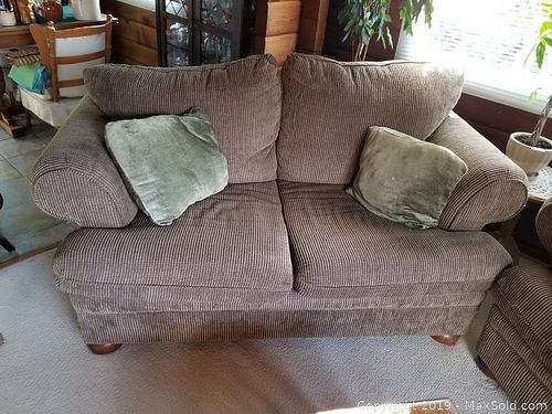 Lot #0644 (1 of 12)