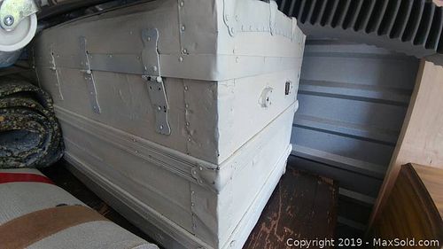 Lot #0028 (1 of 2)