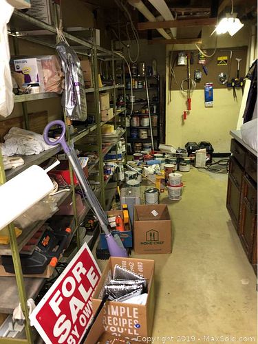 Lot #0811 (1 of 36)