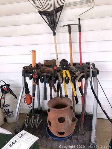 Lot #0832 (1 of 21)